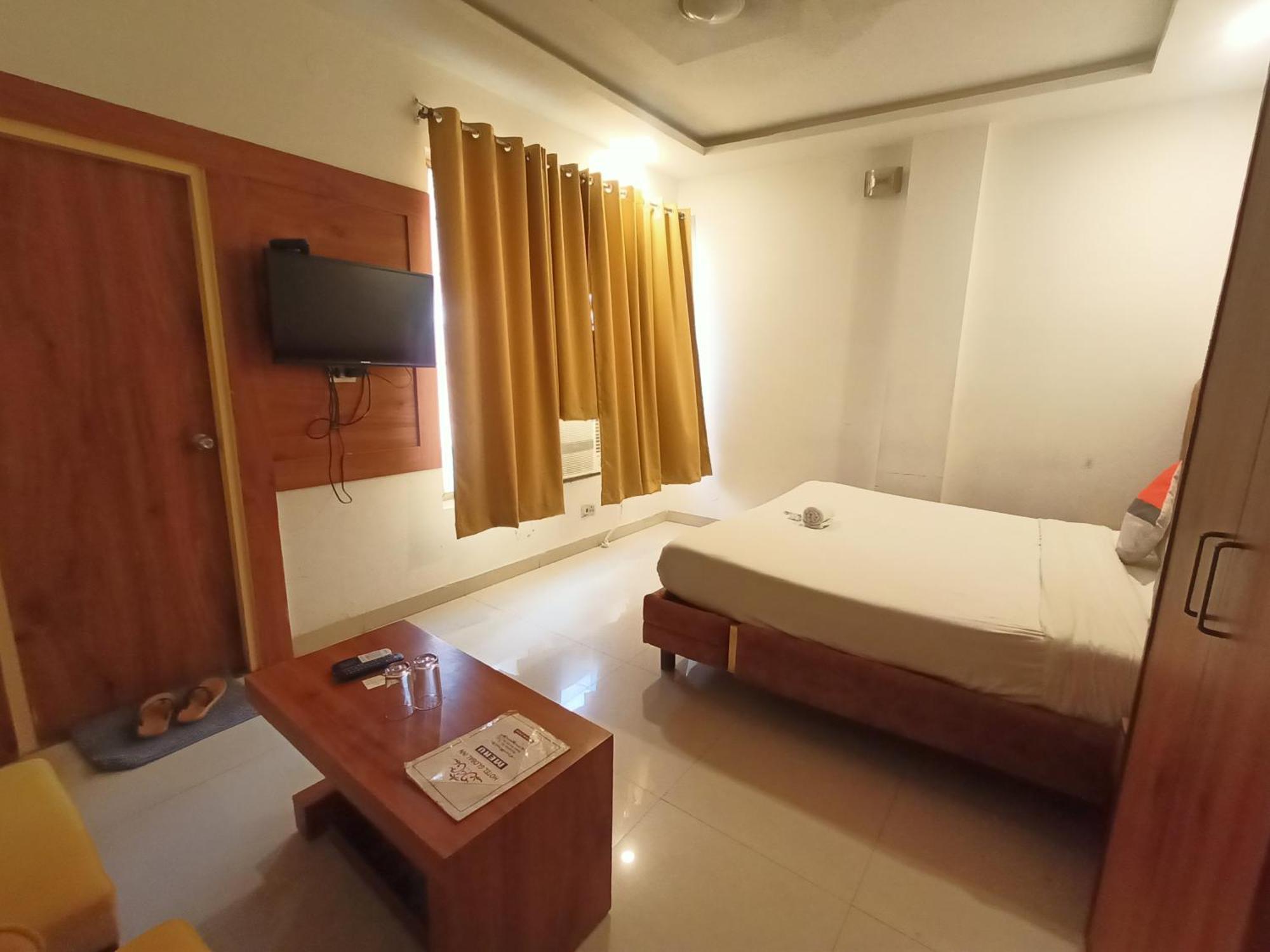 Hotel Global Inn -1 Km From Railway Station - Lift Food And Free Parking ลัคเนา ภายนอก รูปภาพ