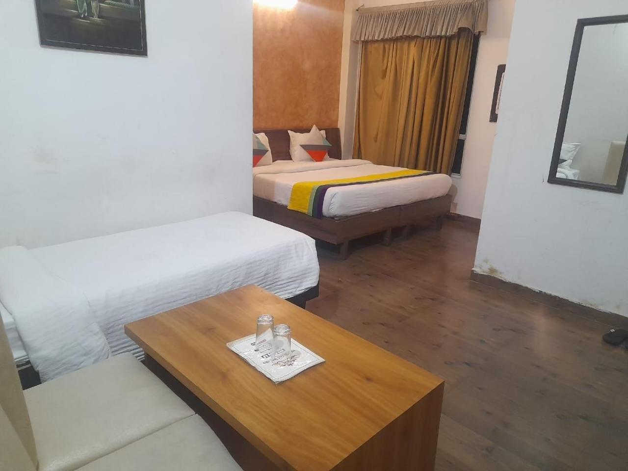 Hotel Global Inn -1 Km From Railway Station - Lift Food And Free Parking ลัคเนา ห้อง รูปภาพ