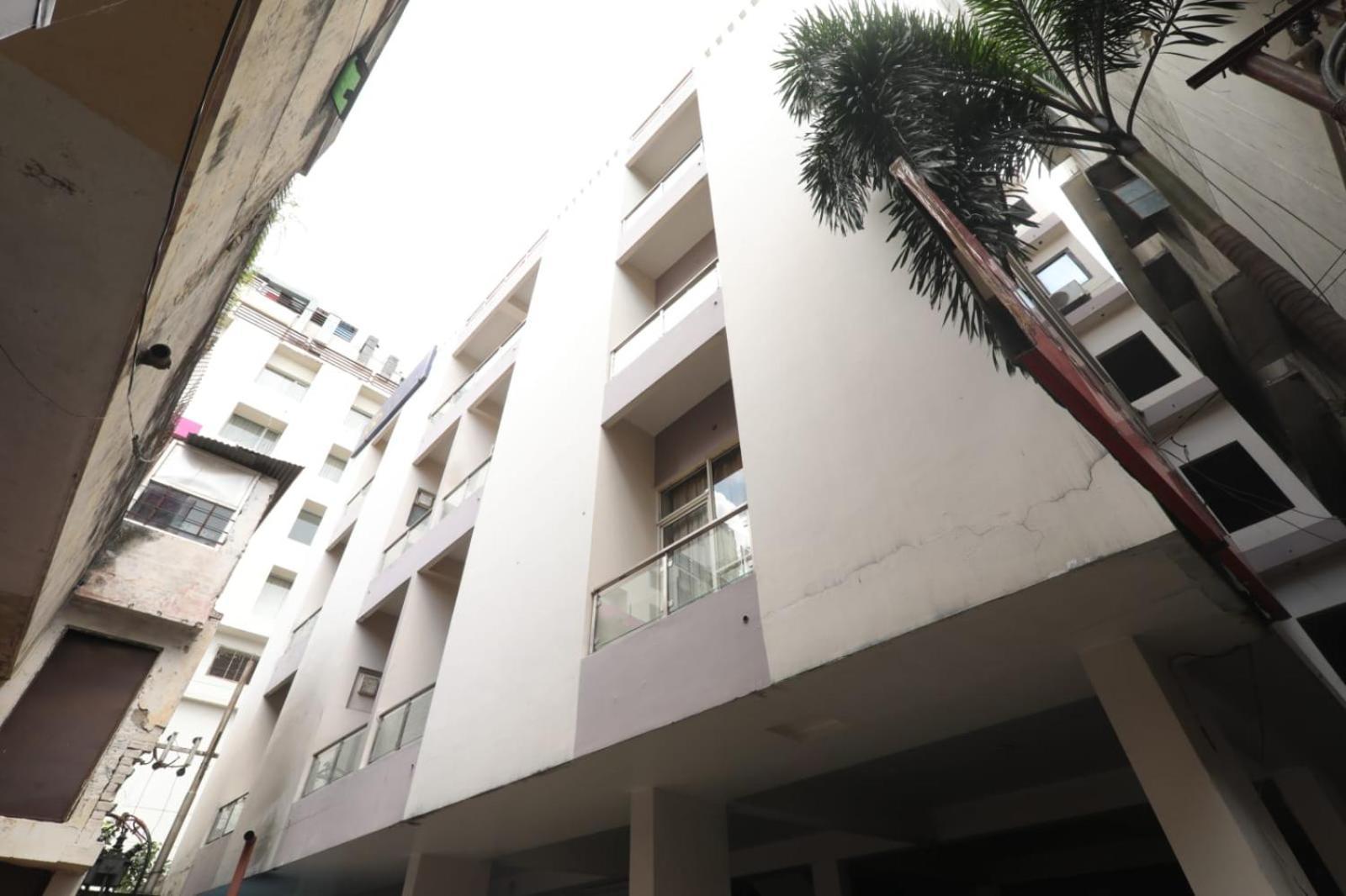 Hotel Global Inn -1 Km From Railway Station - Lift Food And Free Parking ลัคเนา ภายนอก รูปภาพ